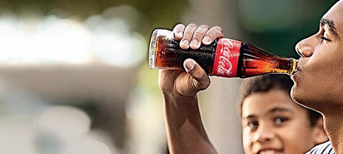 Efektet e pijes Coca Cola brenda një ore në organizmin tonë